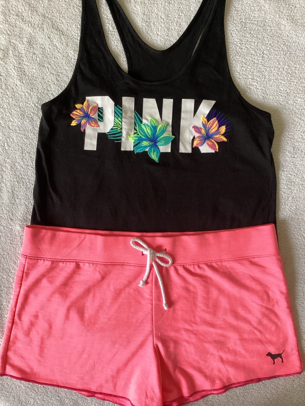 Victoria’s Secret PINK Tropical Floral Embroidered Tank Top Shirt M Shorts L